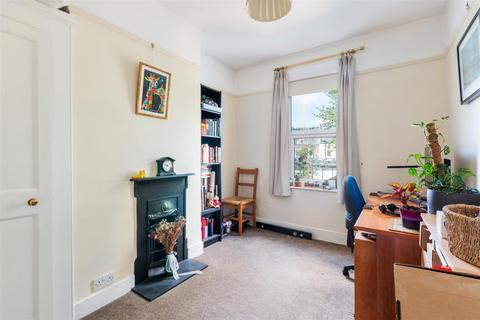 80 Carlton Park Avenue, London, SW20 8BL