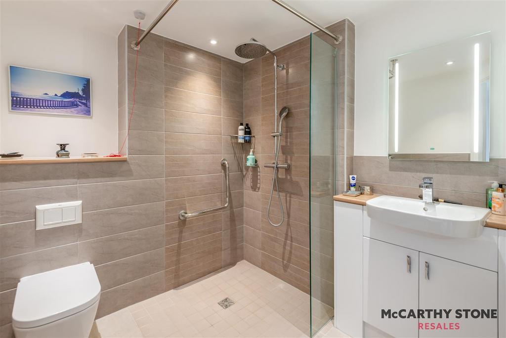 8595975-interior08.JPG