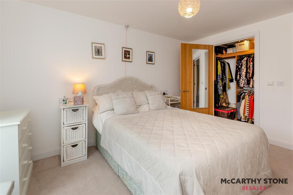 8595975-interior10.JPG