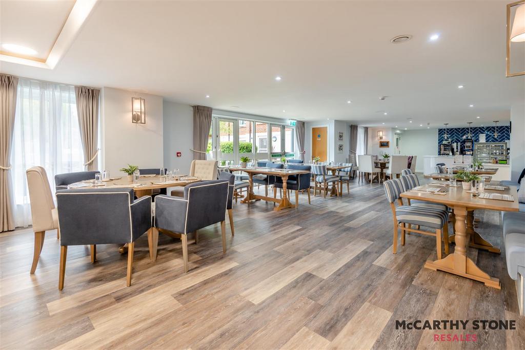 8595975-interior11.JPG