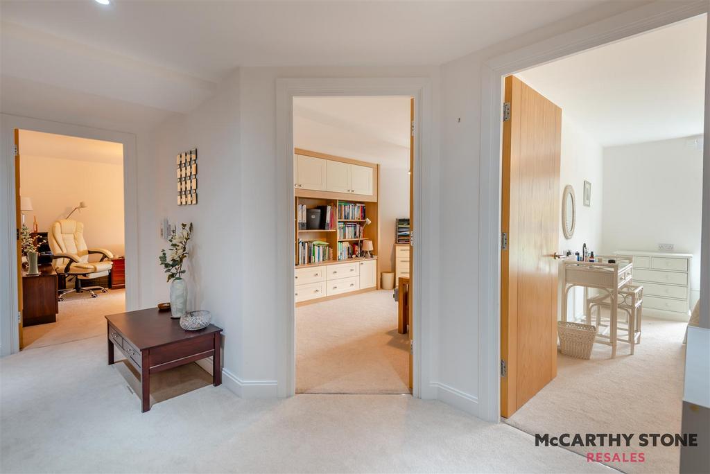 8595975-interior09.JPG