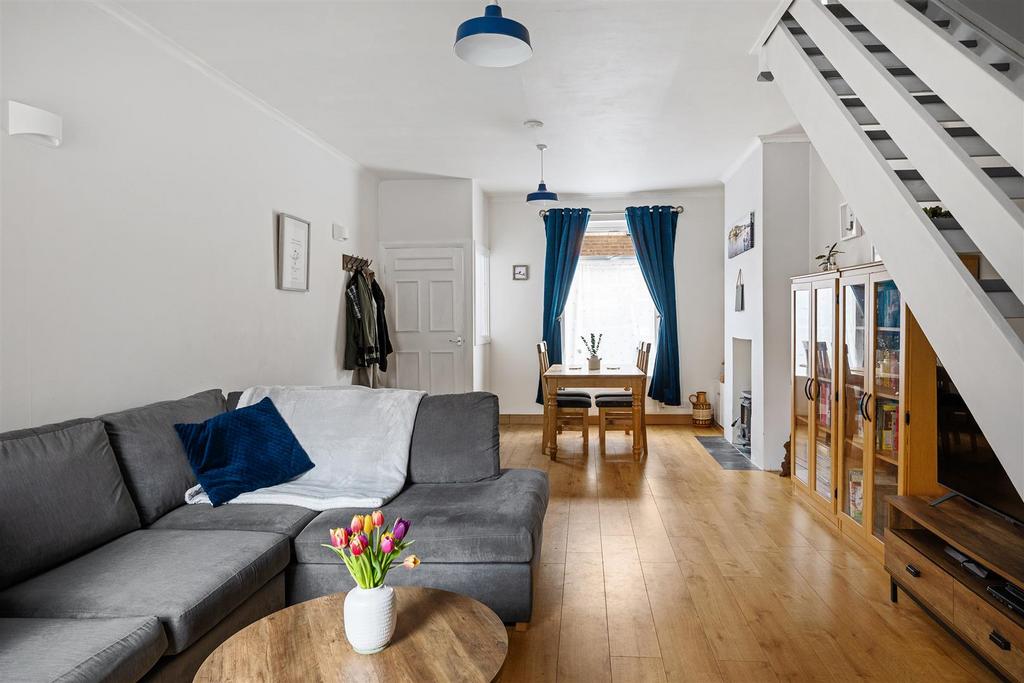 Living dining area