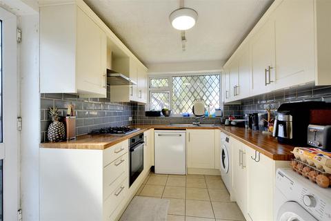 16 Arnside, Stapleford, Nottingham, NG9 7EY