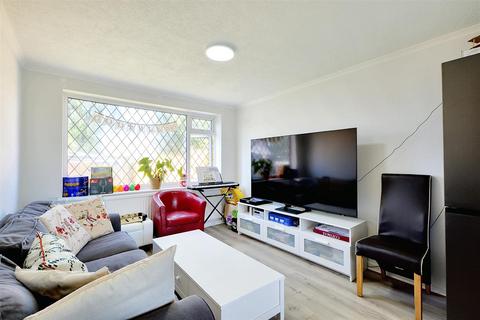 16 Arnside, Stapleford, Nottingham, NG9 7EY