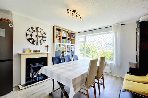 16 Arnside, Stapleford, Nottingham, NG9 7EY