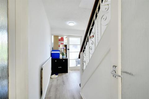 16 Arnside, Stapleford, Nottingham, NG9 7EY