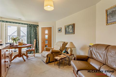 1 bedroom apartment for sale, Roslyn Court, Lisle Lane, Ely, Cambridgeshire, CB7 4FA