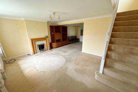 3 bedroom semi-detached house for sale, Chantry Crescent, Alcester