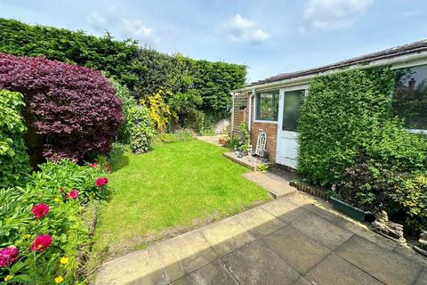 39 Chantry Crescent, Alcester, B49 5BT