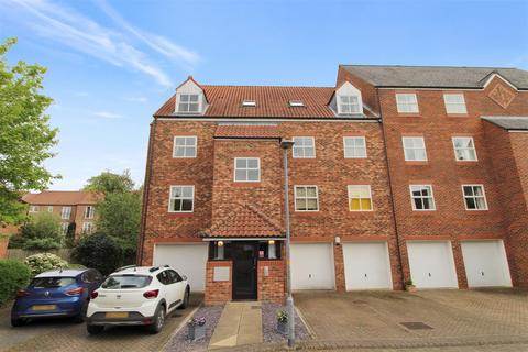 2 bedroom apartment for sale, Nursery Gardens, Thirsk YO7