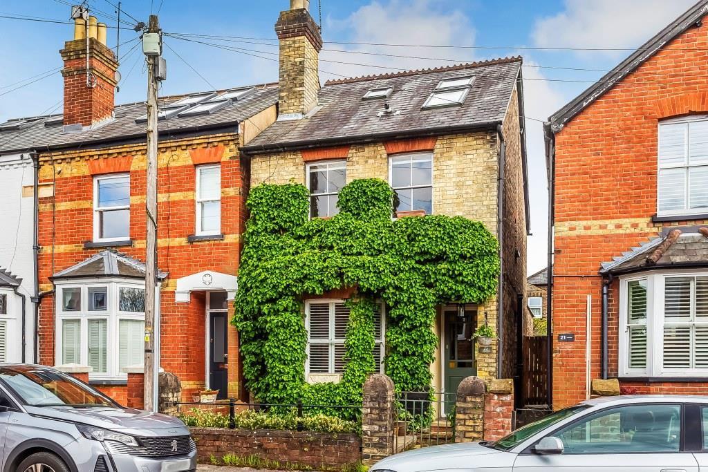ROTHES ROAD, DORKING, RH4 3 bed house £775,000