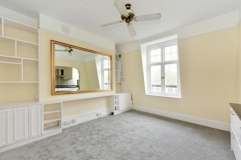 Studio to rent, Prince of Wales Drive, Battersea, SW11