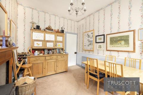 107 Craiglea Drive, Edinburgh, EH10 5PQ