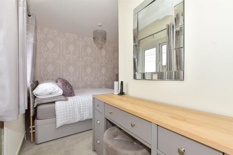 25 Dacre Crescent, Aveley, South Ockendon, RM15 4TT