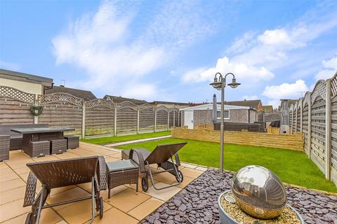 25 Dacre Crescent, Aveley, South Ockendon, RM15 4TT