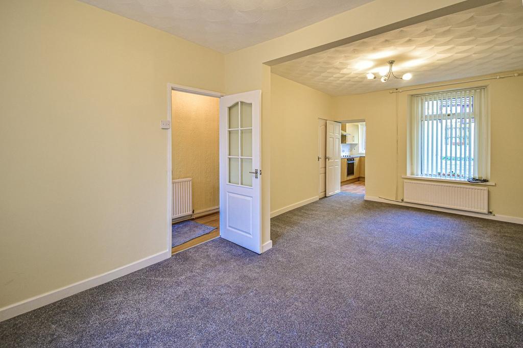 Gorwydd Road, Gowerton, Swansea, SA4 3 bed semidetached house for sale £150,000