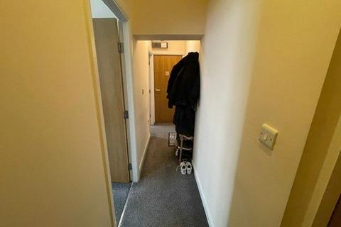 1 bedroom flat to rent, Low Street, Keighley, West Yorkshire, UK, BD21