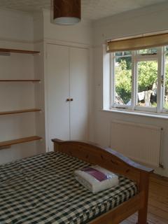 4 bedroom semi-detached house to rent, Bevendean Crescent, Brighton BN2