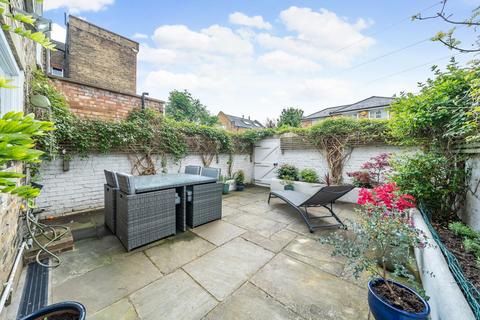 7 Ashmere Grove, London, SW2 5UH