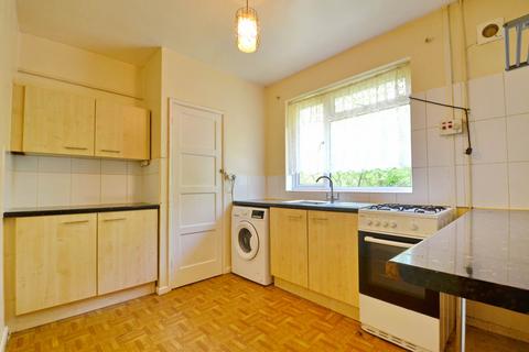 2 bedroom apartment to rent, Burghill Road, Westbury-on-Trym