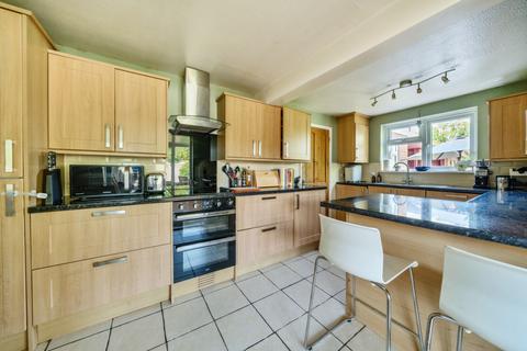 68 Queensway, Cranleigh, GU6 7JH