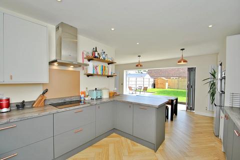 4 bedroom detached house for sale, Lake Road, Poole BH15