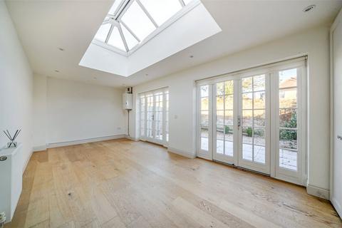 undefined, Clarendon Court, Marlborough, Wiltshire, SN8