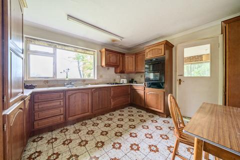 5 Dell Close, Haslemere, GU27 1ES