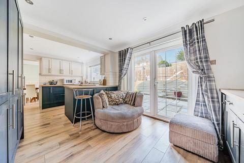 89 Cedar Drive, Sutton At Hone, Dartford, DA4 9EW