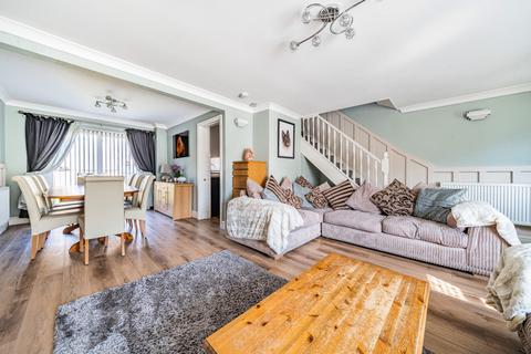 89 Cedar Drive, Sutton At Hone, Dartford, DA4 9EW