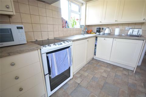 2 bedroom maisonette to rent, Andrews Close, Surrey KT17