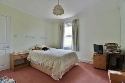 2 bedroom end of terrace house for sale, Pear Tree Lane, Newbury RG14