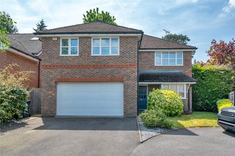 5 bedroom detached house for sale, Dundaff Close, Surrey GU15