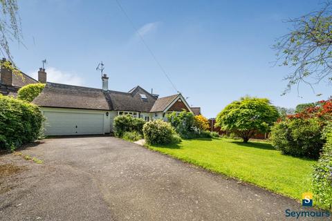 3 bedroom bungalow for sale, New Road, Guildford GU5