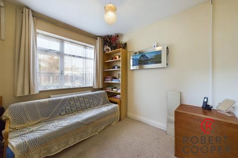 3 bedroom bungalow for sale, Gerrard Gardens, Pinner, HA5