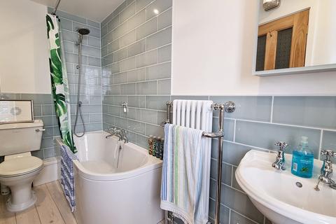 1 Wellington Terrace, Bristol, BS8 4LE