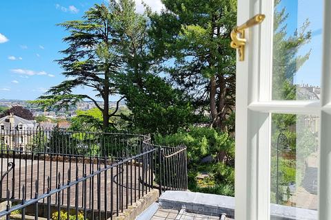 1 Wellington Terrace, Bristol, BS8 4LE
