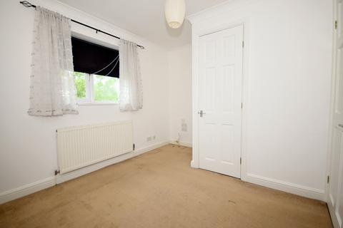 2 bedroom terraced house to rent, Stonechat Close Petersfield GU31