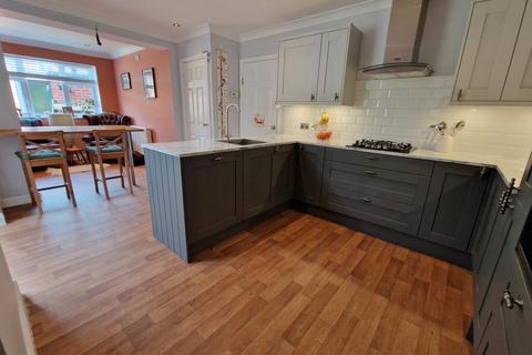 41 Berkshire Drive, Exeter, EX4 1NE