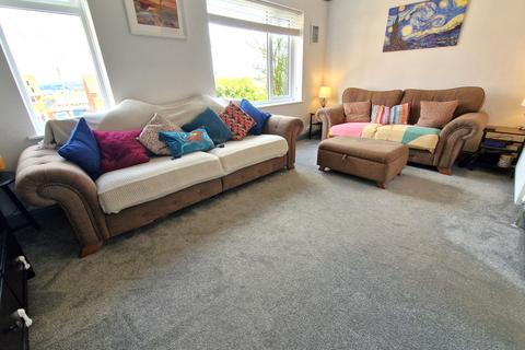 41 Berkshire Drive, Exeter, EX4 1NE