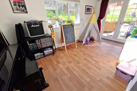 41 Berkshire Drive, Exeter, EX4 1NE