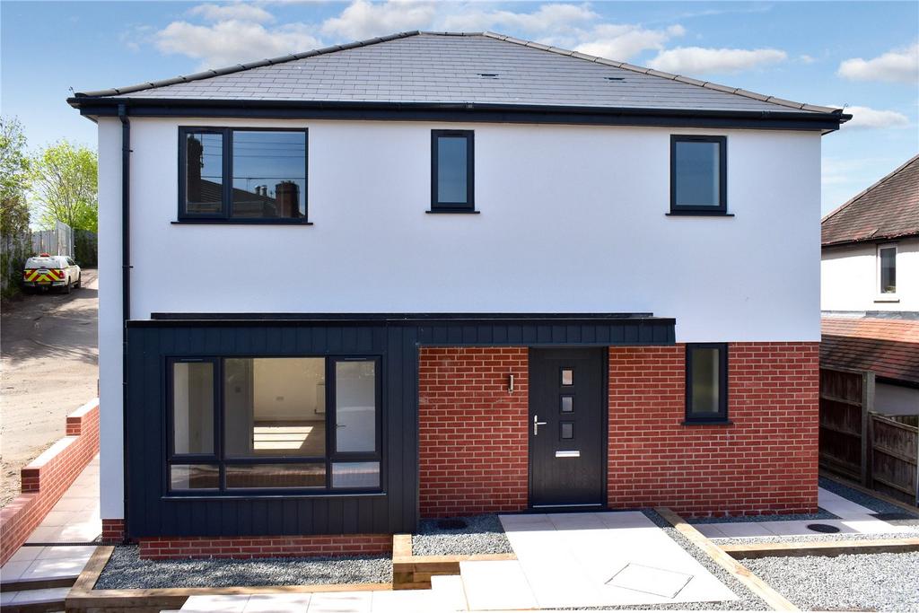 Vicar Street, Worcestershire WR3 3 bed detached house for sale £350,000