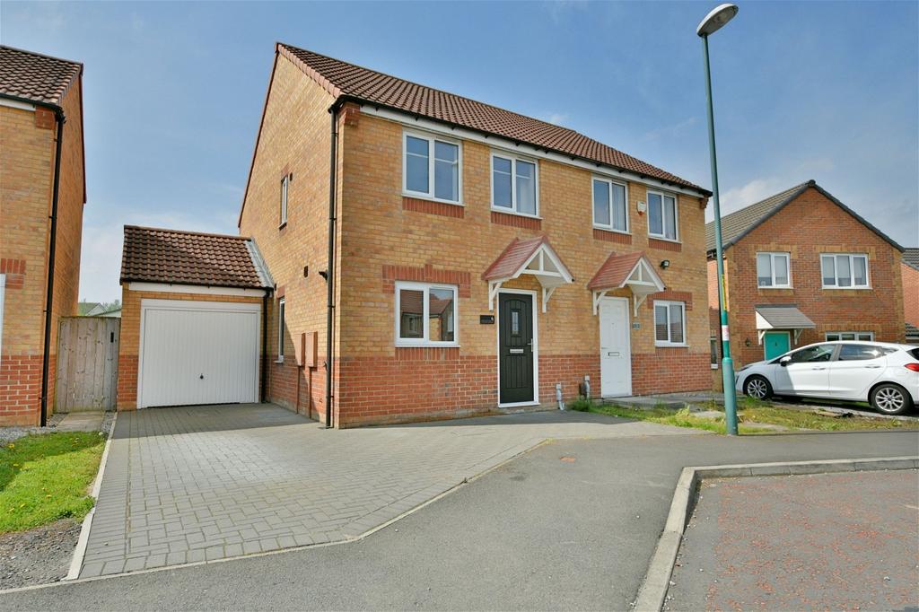 Montrose Crescent, Hebburn 3 bed semidetached house for sale £170,000