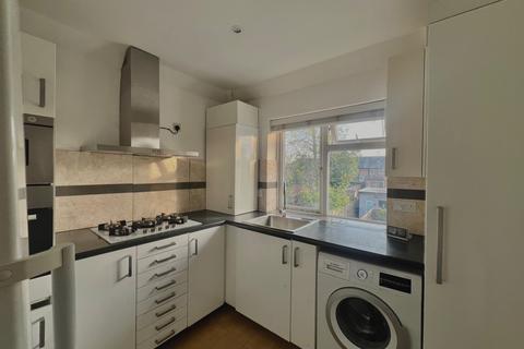 3 bedroom flat to rent, Morden Hall Road, Morden, London, SM4