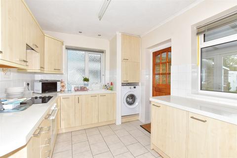 24 Alfred Road, Greatstone, New Romney, TN28 8SJ