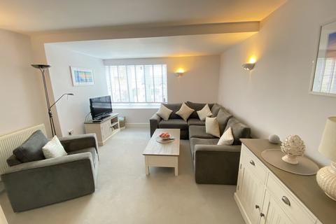 2 bedroom flat for sale, St. Brides Hill, Saundersfoot, Pembrokeshire, SA69