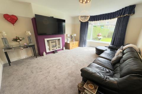 4 bedroom semi-detached house for sale, Kendall Avenue, Shipley, West Yorkshire