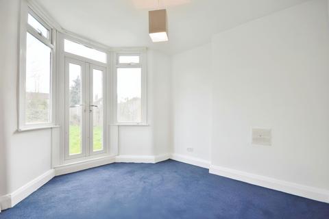 2 bedroom flat to rent, Ringstead Road Catford SE6