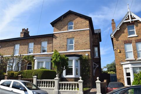 4 bedroom end of terrace house for sale, Westbourne Park, Scarborough, North Yorkshire, YO12