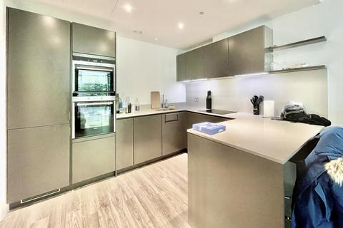 2 bedroom apartment to rent, Cashmere House, London E1